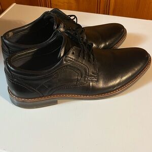 Steve Madden Black Leather Oxfords